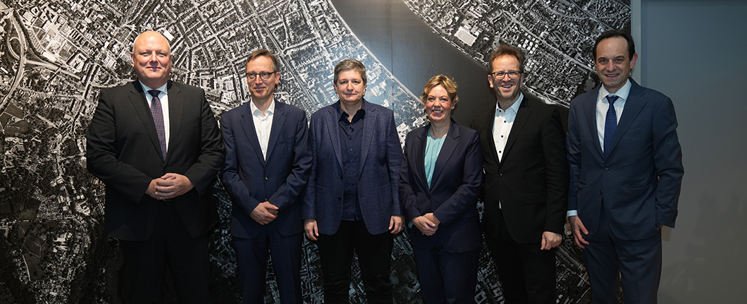 6 Behördenchefs von links nach rechts  6 Behördenchefs von links nach rechts